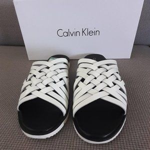 CK White open toe flat sandals Sz 7